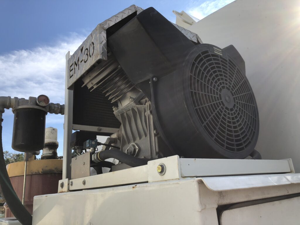 2015 Peterbilt 348 Fuel/Lube Truck