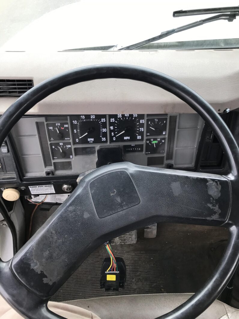 2000 International 4700 Attenuator Truck