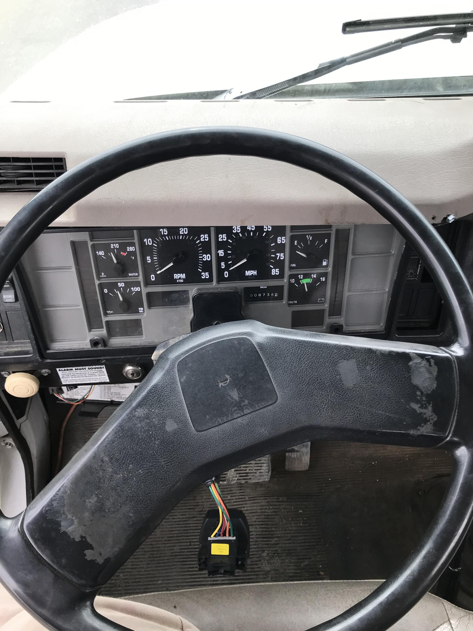 2000 International 4700 Attenuator Truck