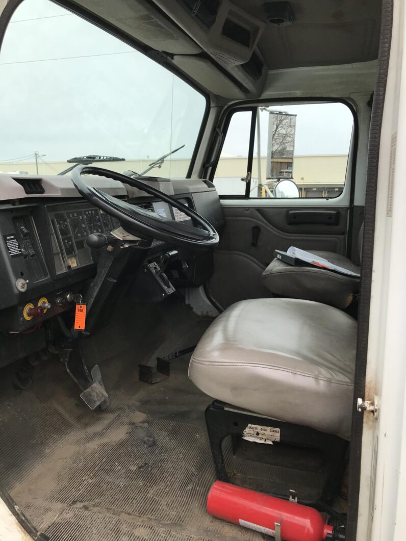 2000 International 4700 Attenuator Truck