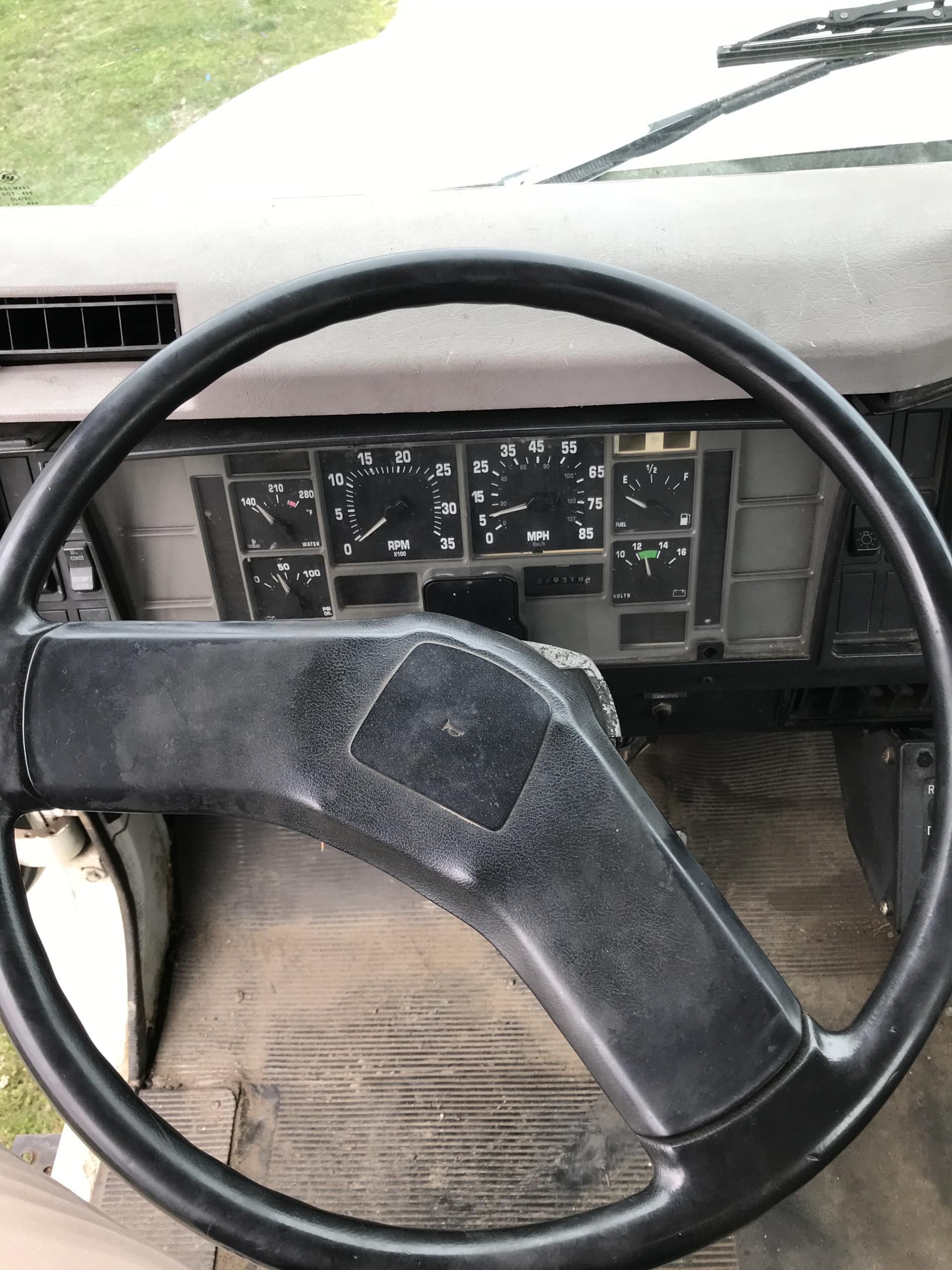 2000 International 4700 Attenuator Truck