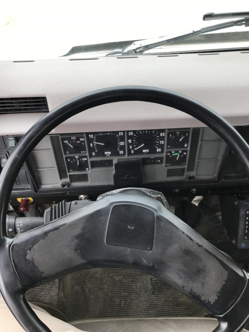 1999 International 4700 Attenuator Truck