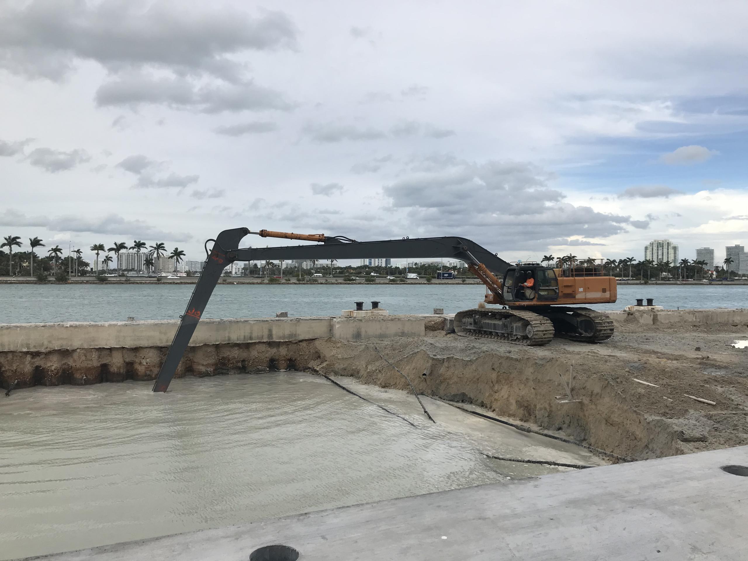 2003 Case CX800 Long Reach Crawler Excavator