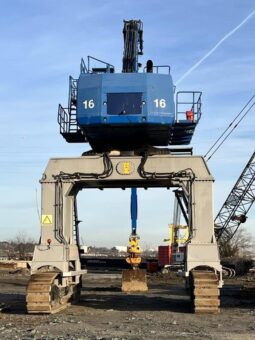 2010 MultiDocker CH65C Tracked Material Handler