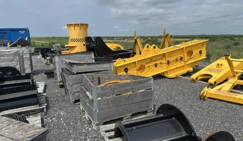 Junttan HHx300 Hydraulic Impact Hammer